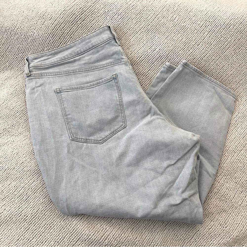 Old Navy women’s Light denim capri cropped Jeans curvy OG straight 22